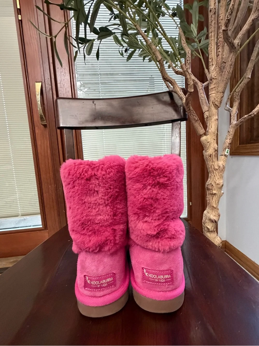 Koolaburra by UGG Pink Faux Fur Boots girls size 2